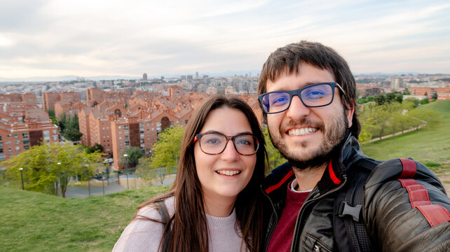 Couple enjoying the view at Tio Pio Park, Madrid