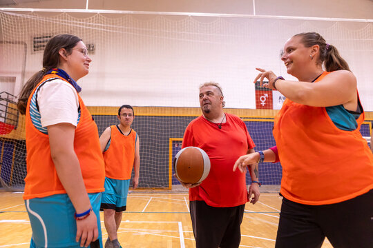 Inclusive Basketball Training with Men and Women with Disabilities