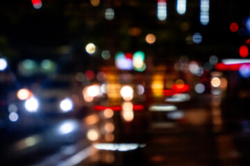 blurred traffic light at night © PAKERTI