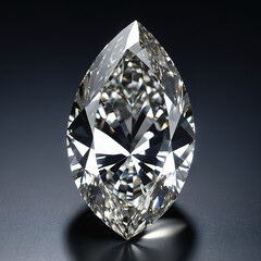 Markanter Marquise Schliff Diamant mit spitzen Enden