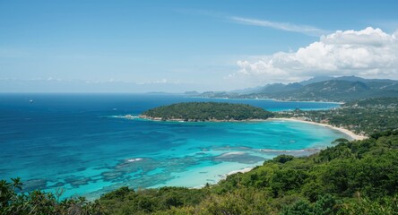 Fototapeta premium Expansive sea view with vibrant natural surroundings and clear skies