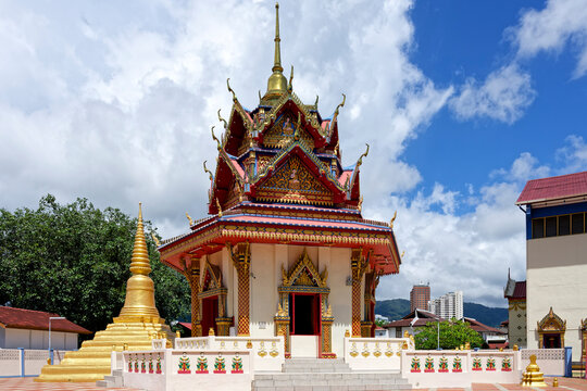Reclining Buddha Wat Chaiyamangalaram Thai Buddhist Temple, Statue of Devas and Yakshas guarding the temple, George Town, Penang, Malaysia