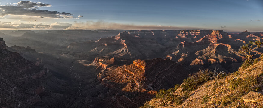 Smoke from the Dragon Bravo wildfire burning on the North Rim of Grand Canyon, Arizona, USA