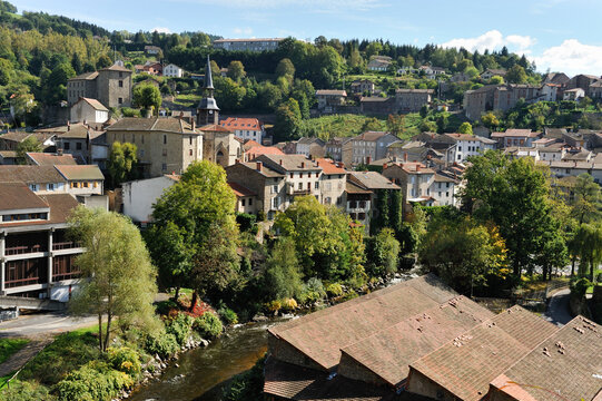 Village of Olliergues on the Dore river, Livradois-Forez Regional Nature Park, Puy-de Dome department, Auvergne region, France, Europe