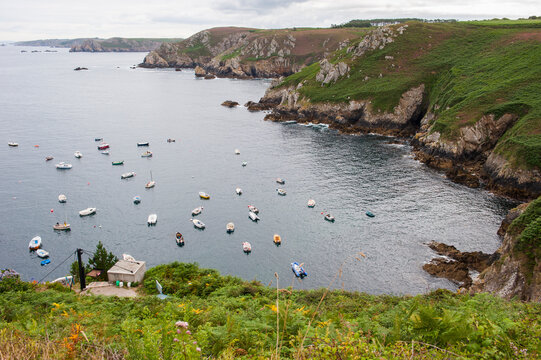 View over the coast from the Pointe de Brezellec, Cap Sizun, Bay of Douarnenez, Finistere department, Brittany region, France