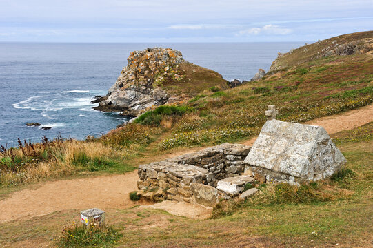 Saint-They fountain, Pointe du Van, Cap Sizun, Finistere department, Brittany region, France