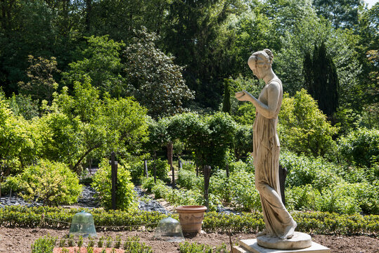 Statue in the 'Parquets Pacelliens' of the Royal Domain of Chateau-Gaillard at Amboise, Touraine, department of Indre-et-Loire, Centre-Val de Loire region, France, Europe