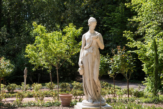 Statue in the 'Parquets Pacelliens' of the Royal Domain of Chateau-Gaillard at Amboise, Touraine, department of Indre-et-Loire, Centre-Val de Loire region, France, Europe
