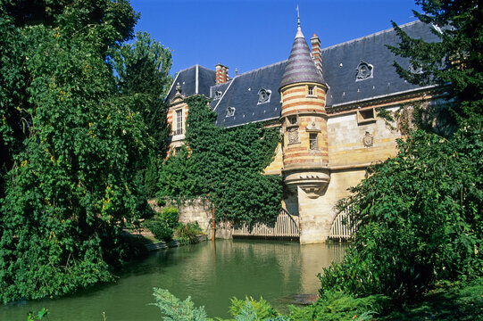 Chateau du Marche (Market's castle), fortified bridge on Nau river, Petit Jard park, Chalons-en-Champagne, Marne department, Champagne-Ardenne region, France, Europe