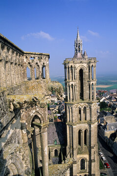 Cathedral, Laon, Aisne department, Picardy region, northern France, Europe