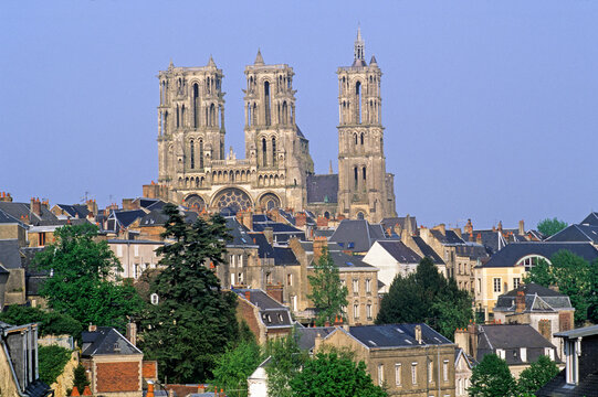 Cathedral, Laon, Aisne department, Picardy region, northern France, Europe