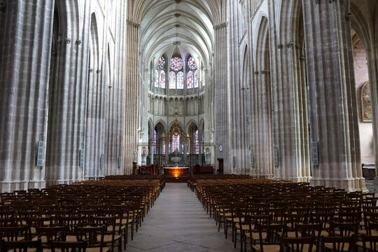 Auxerre cathedral dedicated to Saint Stephan. The cathedral is a masterpiece of Gothic architecture from the first half of the 13th century. The nave and its vault. Auxerre. France.