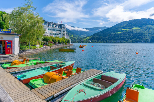 View of the Grand Hotel and Lake Zell in Zell am See on a sunny day, Zell am See, Salzburg, Austria, Europe