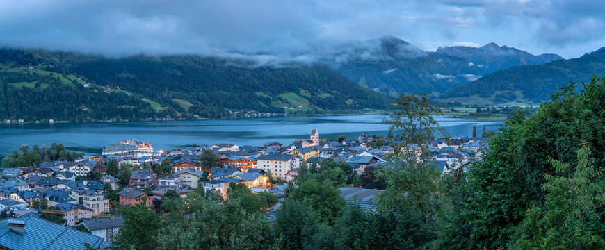 Elevated view of Zell am See and Lake Zell at dusk, Zell am See, Salzburg, Austria, Europe