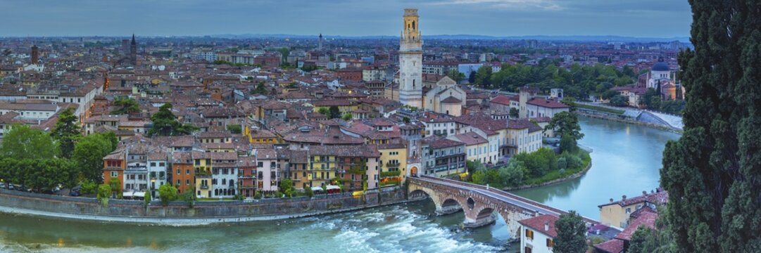 Old Town with the River Etsch, Ponte Pietra, Verona, Etsch Valley, Veneto, Italy