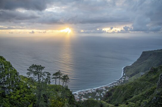Miradouro da Raposeira, cliffs, coast and sea, coastal landscape, Paul do Mar, Madeira, Portugal