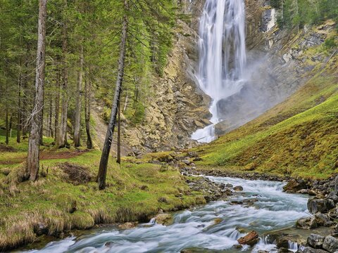 Iffigfall waterfall, Lenk, Simmental, Canton Bern, Switzerland