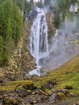 Iffigfall waterfall, Lenk, Simmental, Canton Bern, Switzerland