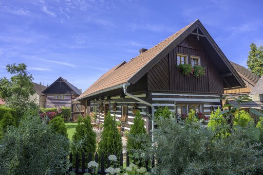 Old wooden house in the village, Vesec u Sobotky, Kr&aacute;lov&eacute;hradeck&yacute; kraj, Czech Republic