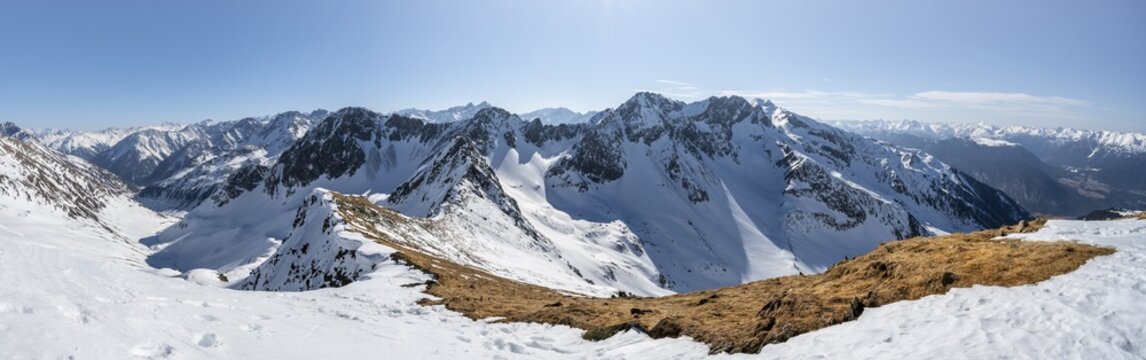 Summit of the Mitterzeigerkogel in winter, Sellraintal, K&uuml;htai, Tyrol, Austria
