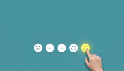 User Interaction with Feedback Icons in a Minimalist Environment