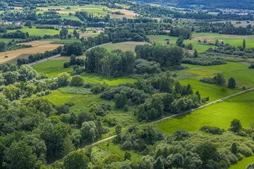 Obraz premium Sonniger Sommertag im Nürnberger Land in Mittelfranken rund um die Ortschaft Hohenstadt an der Pegnitz