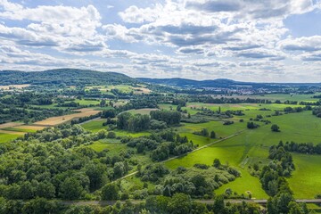 Das Pegnitztal bei Pommelsbrunn-Hohenstadt in der Hersbrucker Alb aus der Vogelperspektive