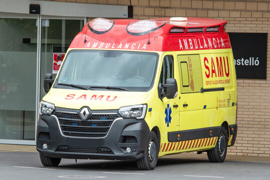 SPAIN, VALENCIA PROVINCE, CASTELLON, OCTOBER 10, 2025. The ambulance parked next to a hospital, trauma.