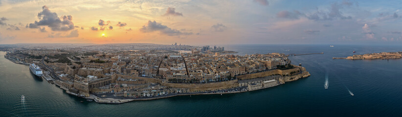 Fototapeta premium Aerial panorama of Valletta peninsula at sunset - Valletta, Malta