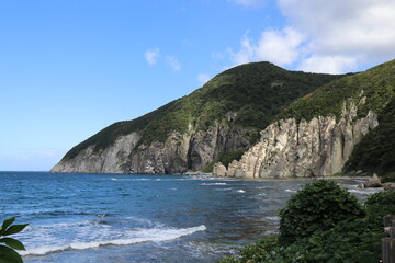 Fototapeta premium 【青森県下北半島佐井村】天龍岩：仏ヶ浦は緑色凝灰岩がつくる大小さまざまな奇岩が集まり極楽浄土の景観