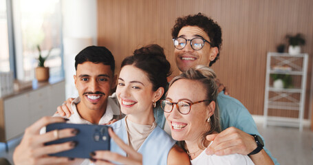Obraz premium Happy people, friends and selfie with team for photography, picture or memory together in office. Group, employees or colleagues with smile or app for capture moment or social media post in workplace