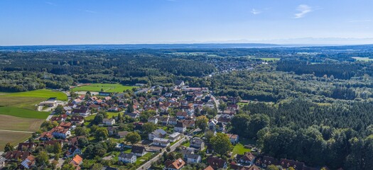 Ausblick auf die Gemeinde Geltendorf im oberbayerischen Kreis Landsberg am Lech