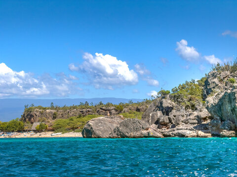 Gorgeous coastline of Bahia de las Agulas beach, Jaragua National Park, Cabo Rojo, Dominican Republlic