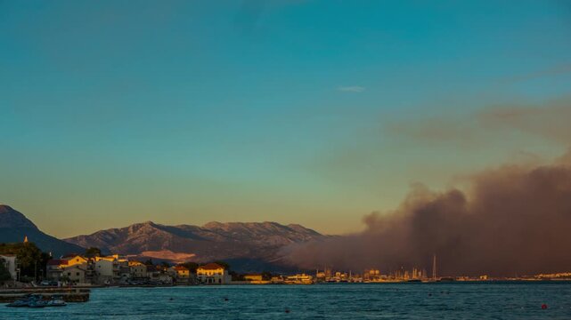 fire threatens to destroy outskirts of Croatian Split