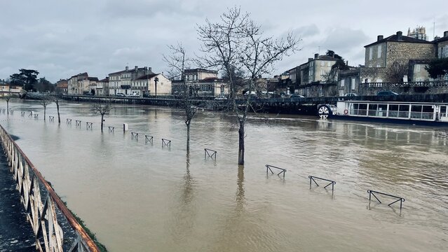 Crue et inondation