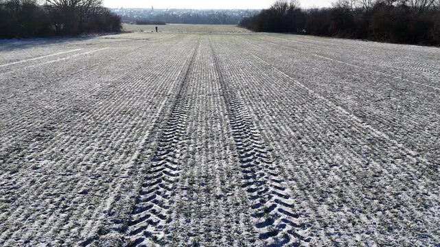 Acker im Winter von oben