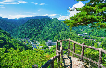 Fototapeta premium 栃木県那須塩原市 展望台から見る塩原温泉の風景