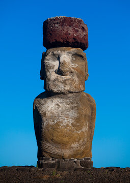 Monolithic moai statue at ahu tongariki, Easter Island, Hanga Roa, Chile