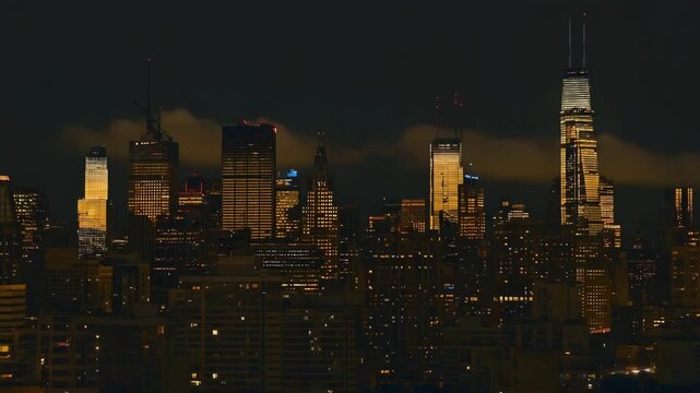 Chicagos iconic skyline transitioning to night
