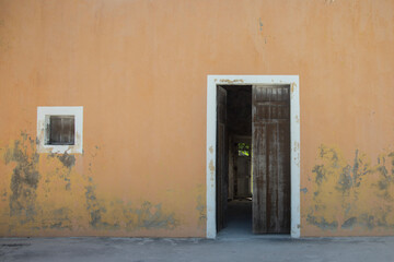 Naklejka premium Beautiful fishing village of Sisal in Mexico with an interesting history on the Yucatan Peninsula with services for tourists.