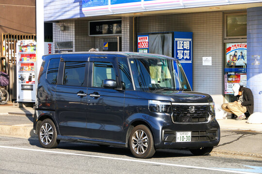 Honda N-Box Custom