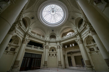 Obraz premium Abandoned Palace in Budapest, Hungary – Derelict Historic Television Headquarters, Urban Decay Architecture, Forgotten Cultural Landmark, Empty Neo-Renaissance Building Exterior