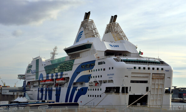 The Rhapsody is a ferry belonging to the Italian shipping company gnv It is 172 metres long and has a draft of 6 metres. It can carry 2,460 passengers and 706 cars 18 January 2026 Genoa Italy