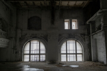 Fototapeta premium Abandoned Palace in Budapest, Hungary – Derelict Historic Television Headquarters, Urban Decay Architecture, Forgotten Cultural Landmark, Empty Neo-Renaissance Building Exterior