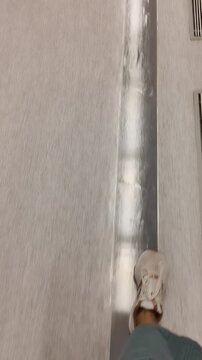 Walking Looking feets