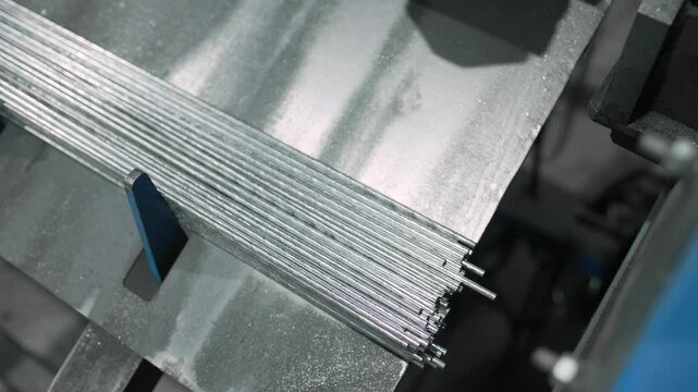 Machine for making or cutting metal rods. Mesh production. Metal wire, preparation and production. Metallurgy.