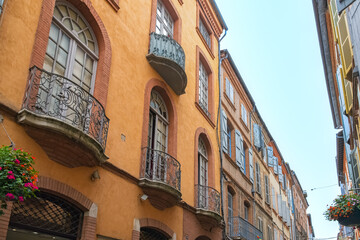 Naklejka premium Montauban, beautiful french city in the South, old colorful houses 