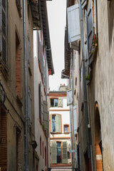 Fototapeta premium Montauban, beautiful french city in the South, old colorful houses 