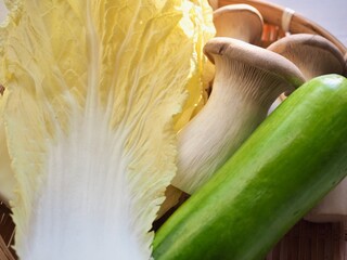 신선한 유기농 배추, 새송이버섯, 애호박