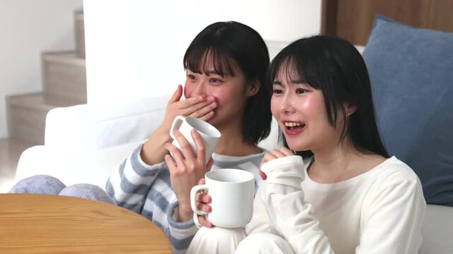 ホテル女子会　パジャマ　映画